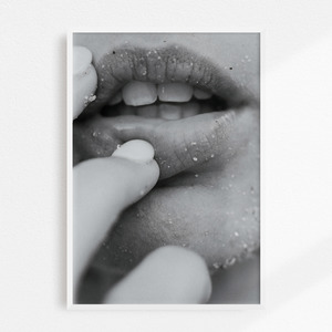 Prints: Lèvres  - by Jordan Reid