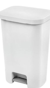 Rubbish Bags And Bins: Sterilite Step On Waste Bin 45lt (w)