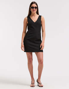 Exclusives: Isabelle Dress - Black