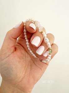 Jewellery: CLEAR QUARTZ BRACELET