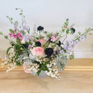 Products: Luxury arrangement - Sweetpea and Jasmine