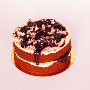 Deli Cakes 1: Vanilla & Blackberry Cake