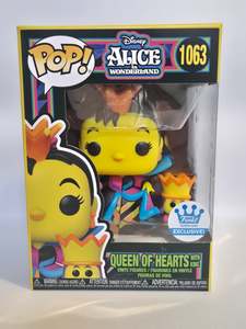 Alice in Wonderland - Queen of Hearts with King (1063)