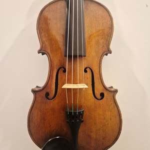 Violas: Antique Viola 4/4 15.5 Inch