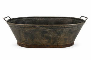 Accessories: Antique Iron Drinks Basin