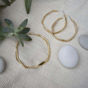 Gifts Under 100: 3018 0752 Sculptured Gold Bracelet