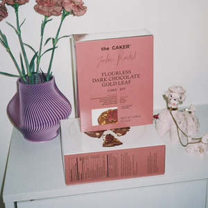 Accessories 1: Flourless Dark Chocolate Gold Leaf Cake Kit