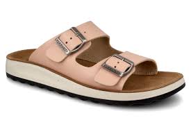 Footwear: FLY FLOT
