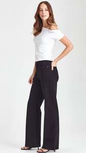 Clearance 1: Harlowe Top Black