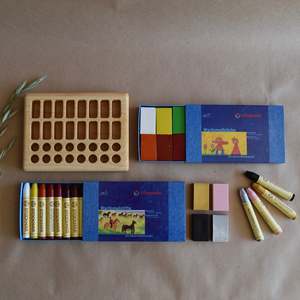 Crayons: CRAYON SET ~ 16 BLOCKS + 16 THINS ~ 32 SPACES HOLDER