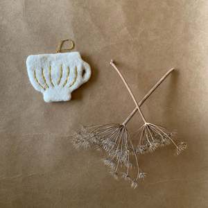 Muskhane: FELT CHRISTMAS DECORATION ~ TEA CUP