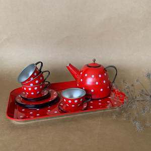 TIN TEASET ~ RED & WHITE POLKA DOT