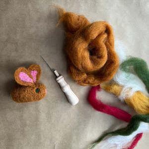 NEEDLE FELTING ~ WOODEN NEEDLE HOLDER TOOL ~ GLUCKSKAFER