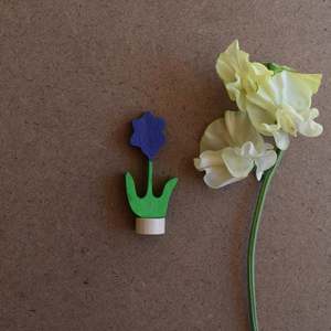 PURPLE FLOWER ~ CELEBRATION RING DECORATION ~ GRIMMS