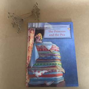 Large Books: THE PRINCESS AND THE PEA ~ HANS CHRISTIAN ANDERSEN