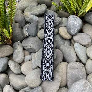 Korowai Cloak: Black and White Pātiki