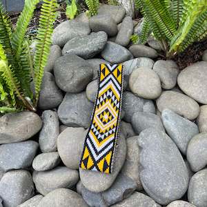 Korowai Cloak: Gold Pātiki