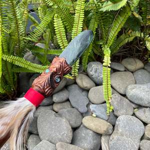 Rakau Wood Taiaha Long Weapon: Taiaha With NZ Greenstone Blade 143cm