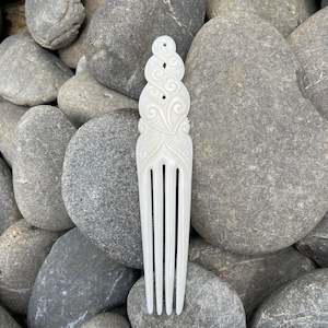Taonga Jewellery Heru Comb: Pikorua