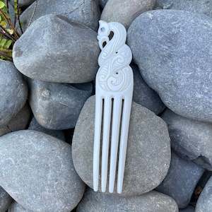 Taonga Jewellery Heru Comb: Manaia