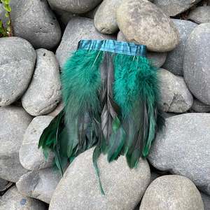 Korowai Cloak Huruhuru Feathers: Bottle Green Coque Feathers