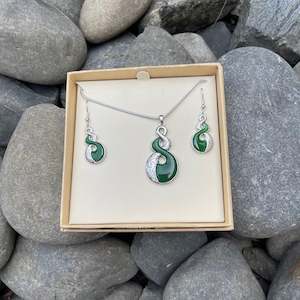 Green Pikorua Jewellery Set