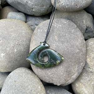 Taonga Jewellery Pounamu Nz Greenstone: Hei Matau