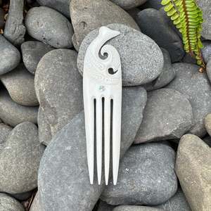 Taonga Jewellery: Hei Matau Heru