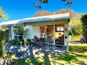 Products: Two Bedroom Apartments – Tatahi Lodge Beach Resort Accommodation Hahei