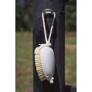 Brushes: Hairy Pony Wash Brush