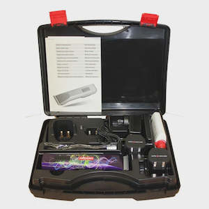 Clipping: Heiniger Saphir Cordless Clipper with 2 Batteries & Case