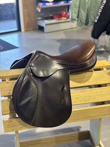 17" Equipe Expression Jump Saddle