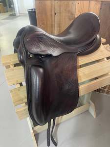 Second Hand: County Fusion 18" Dressage Saddle Brown