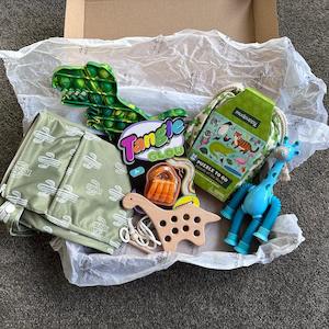 Gift Set: Engaging Travel Toys Gift Set for Curious Children (Age 3 and Up)