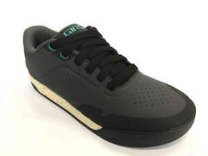 Footwear: Giro Latch Women's Bike Shoes - Dark Shadow/Sandstone