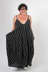 TCD Get Out The Girls Dress - Black Linen (LUCKY LAST 4 =22)