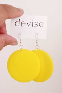 Devise Circle Earrings - Yellow (LUCKY LAST)