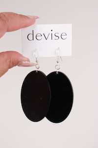 Devise Oval Earrings - Black