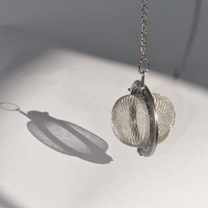 Teaware: Stainless Steel Mesh Ball Tea Infuser