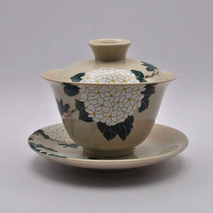 Teaware: Ceramic Gaiwan, 150ml. Hand-Painted Hydrangea