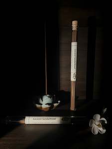 Kauri Breeze: Ancient Sandalwood