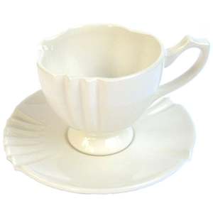 Teacups Mugs: Vanilla Teacup & Saucer
