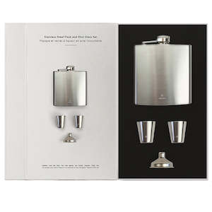 Society Paris: Society Paris Barware Flask and Shotglass Set