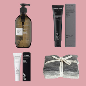 Ashley & Co Gift Box - Parakeets & Pearls