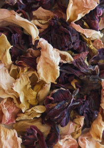 Body Care: Amber & Gold Yoni tea