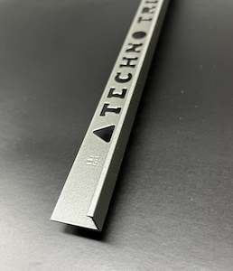 Gunmetal Trim LA (2.5m)