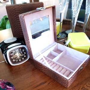 Jewellery box mid size  TJ4