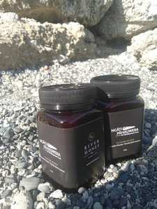 Products: Honey 1kg Clover Blend, Manuka and Kanuka