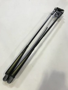 Dual Wiper Arm