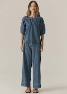 Carsen Top | Light Wash